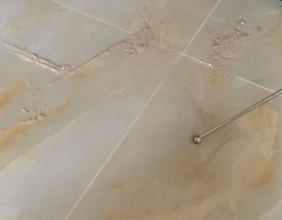 宏伟瓷砖空鼓维修公司分享粘合剂选择不当在瓷砖铺贴过程中可能导致以下问题