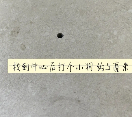 宏伟瓷砖空鼓维修公司专业解答在瓷砖铺贴过程中，如果砂料搅拌不均匀，将会带来以下问题